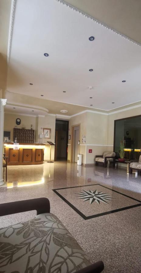 Hotel Pompei Fiuggi Buitenkant foto