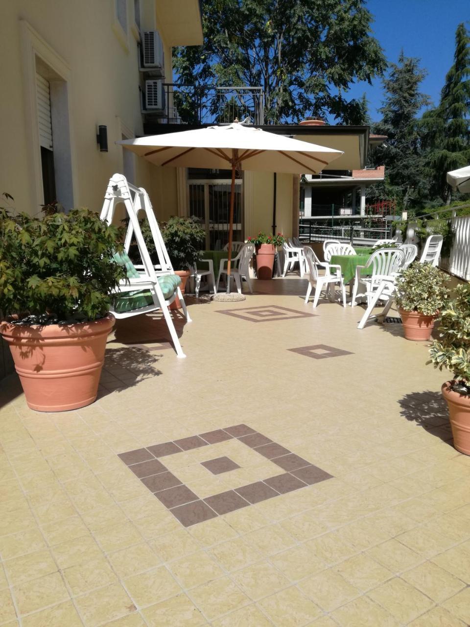 Hotel Pompei Fiuggi Buitenkant foto