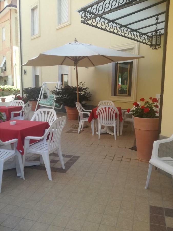 Hotel Pompei Fiuggi Buitenkant foto